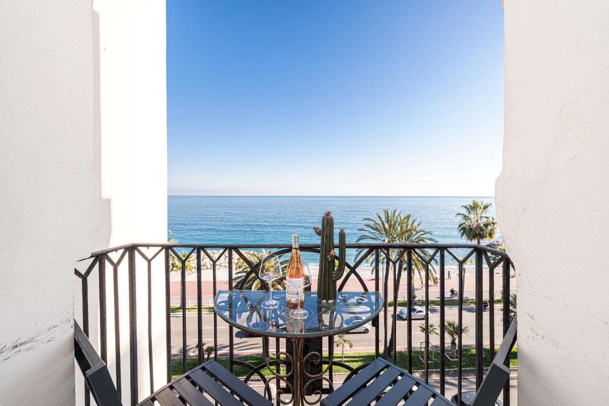 Sea View - 2 Bdr Promenade Des Anglais Ніцца Екстер'єр фото