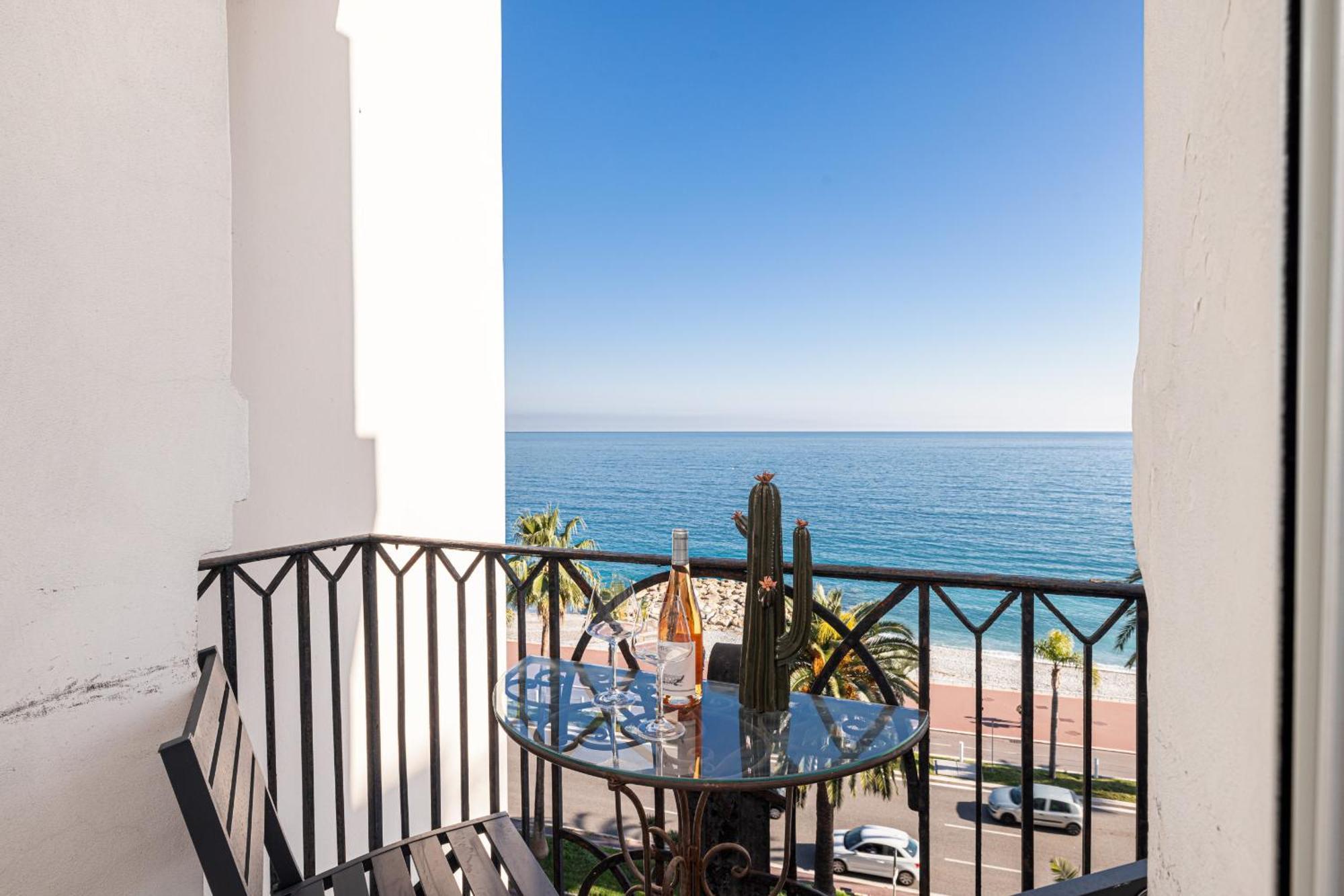 Sea View - 2 Bdr Promenade Des Anglais Ніцца Екстер'єр фото
